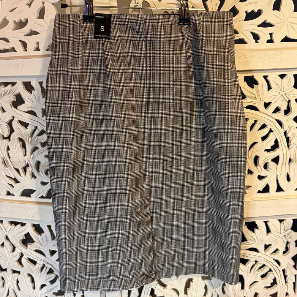 NWT Amanda and Chelsea Black and White Checked Skirt Size Small - Picture 2 of 5
